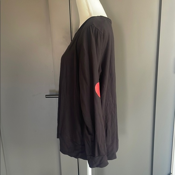Philosophy Black Long Sleeve Top with Red Heart Patch - Picture 4 of 7